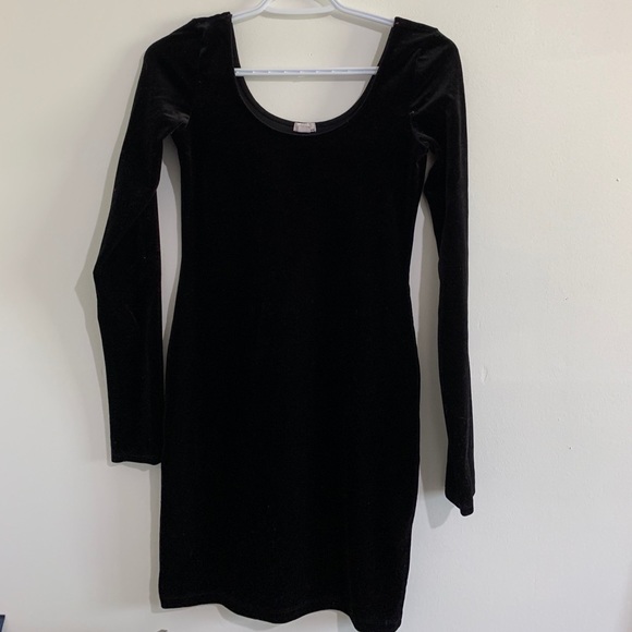 Black shiny dress - Picture 1 of 3